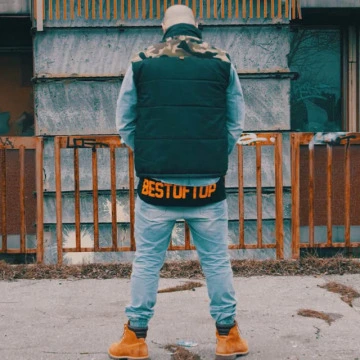 2015 (2015)