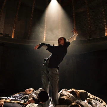 Ave (2025)